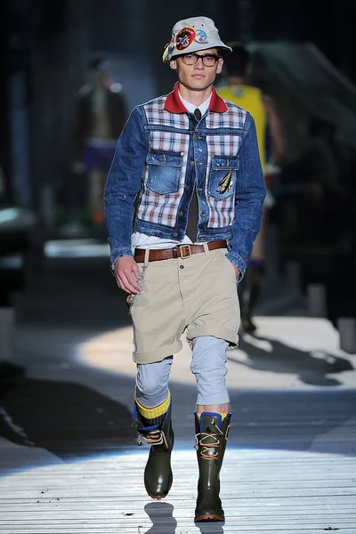 Look 14